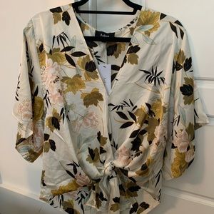 Silky floral top with knot